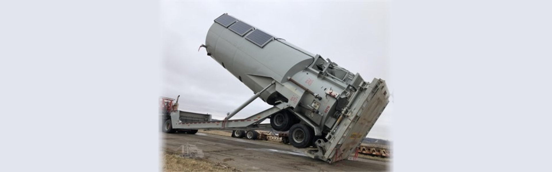 truck lifting large object